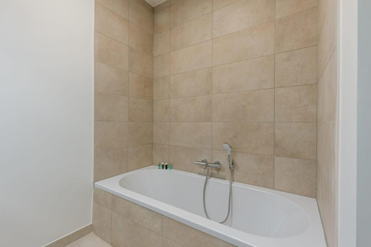 אוסטנדה Huswell - Apartment With Terrace Close To The Sea מראה חיצוני תמונה