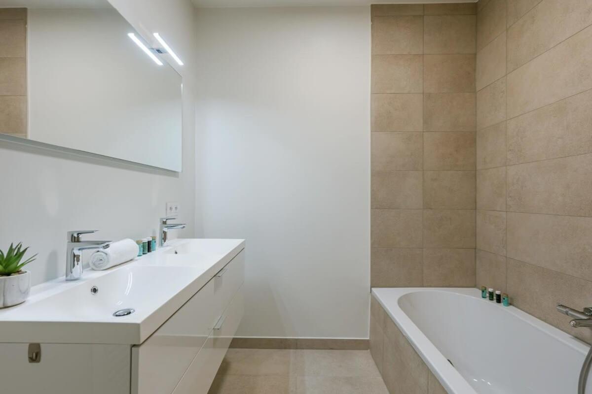 אוסטנדה Huswell - Apartment With Terrace Close To The Sea מראה חיצוני תמונה